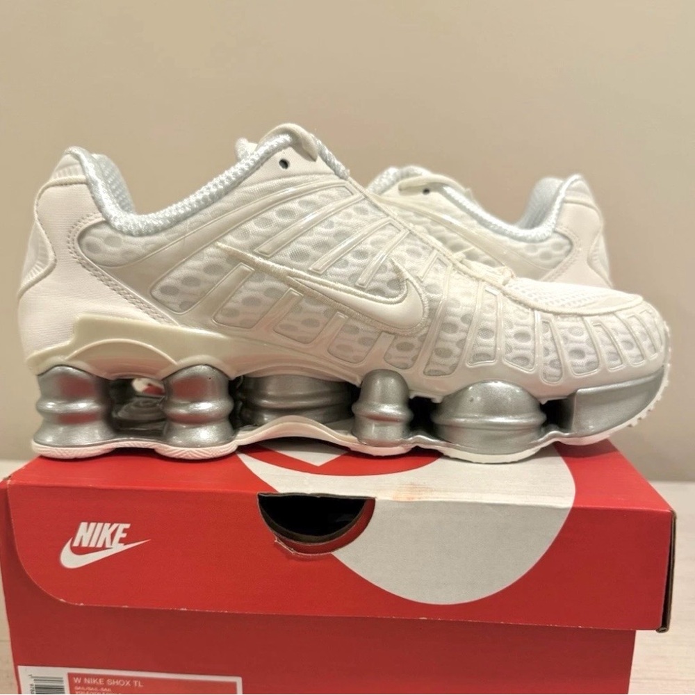 Nike 🔥 Shox TL Triple Sail White AR3566 103 Running Shoes Women’s Size 6 7 9.5 - Picture 2 of 16